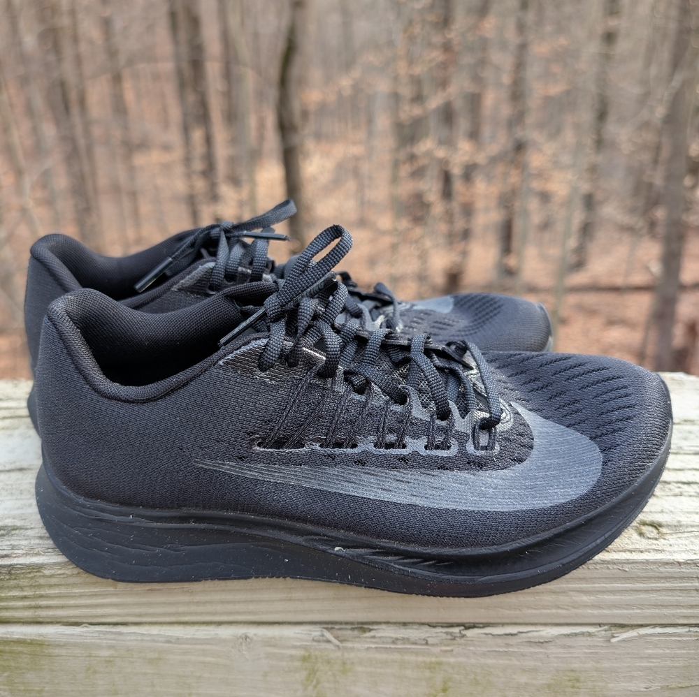 EUC - Nike Zoom Fly Women 6.5 Black